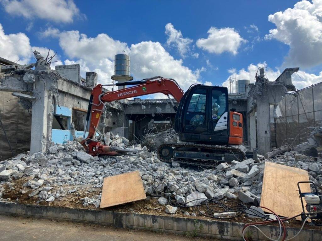 読谷村都屋解体工事